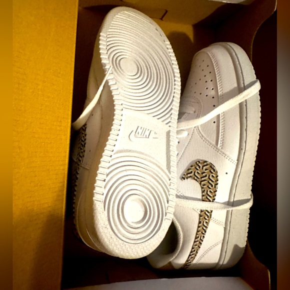 NIKE COURT VISION LO SNEAKERS - New in Box - Picture 7 of 12